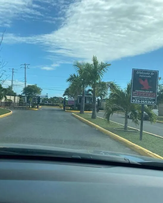 Appartamento Jacaranda Gated Calm Sydenham Pen Giamaica