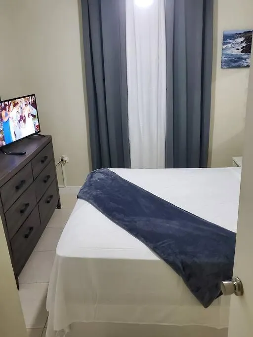 Jacaranda Gated Calm Apartment Sydenham